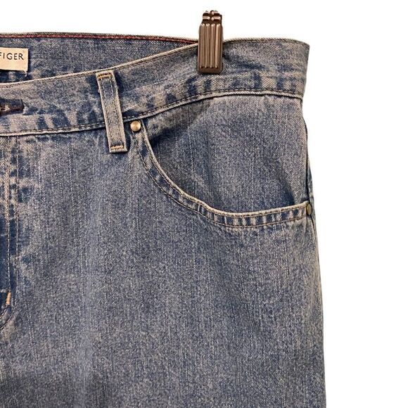 Vintage Tommy Hilfiger Classic Fit Blue Wash Y2K Jeans in Size 14 Regular - Picture 7 of 12